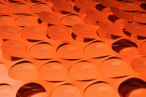 découpe de logo imprimé par imprimante numérique