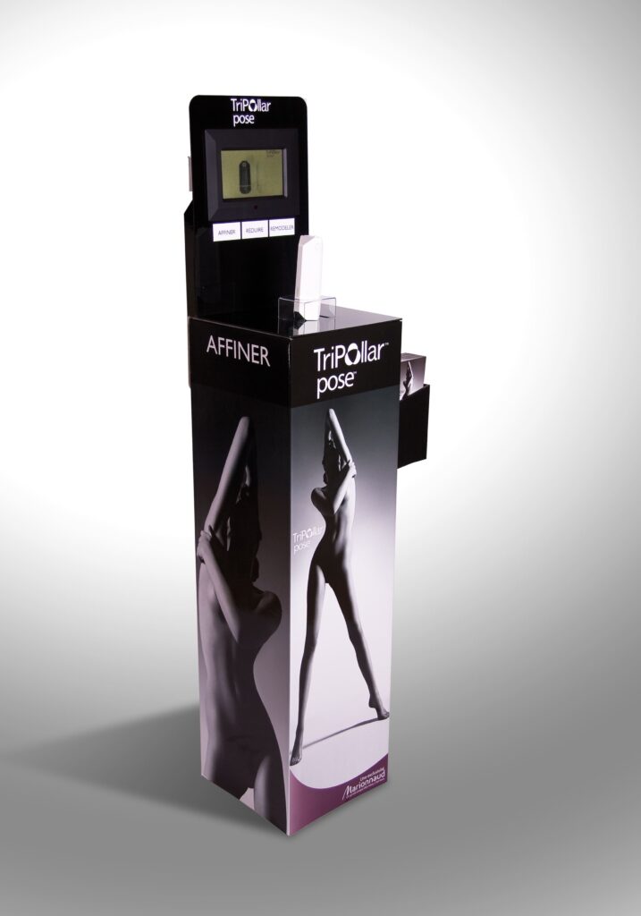 C'est une PLV métal pour TriPollar avec un écran sur le dessus, impression numérique avec découpe sur mesure