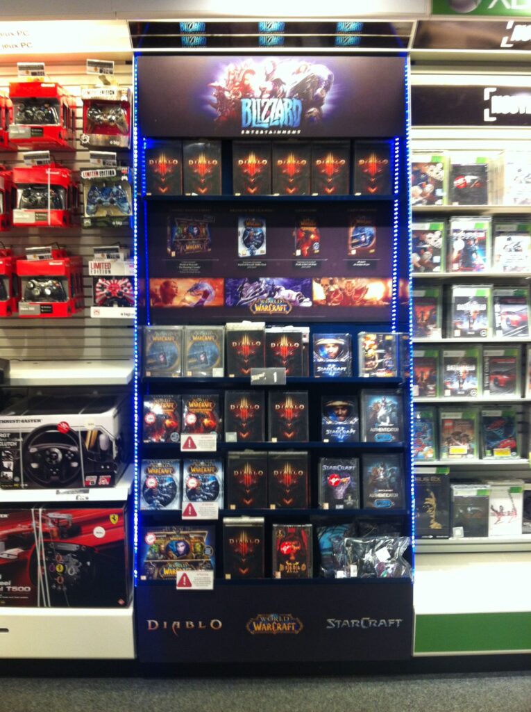 PLV métal avec led plus habillage impression numérique.