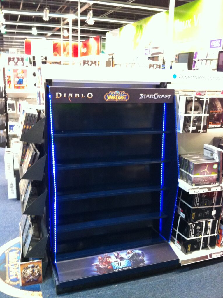 PLV métal avec led plus habillage impression numérique.