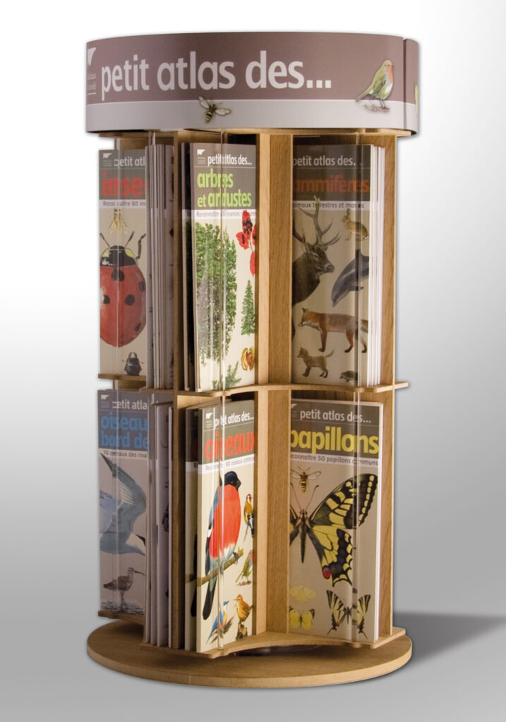 Rangement d'un PLV pour des livres sur mesure en bois avec habillage
